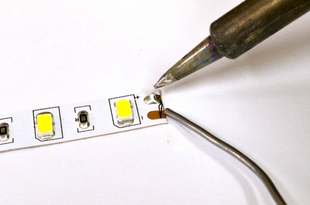 LED strip solderen